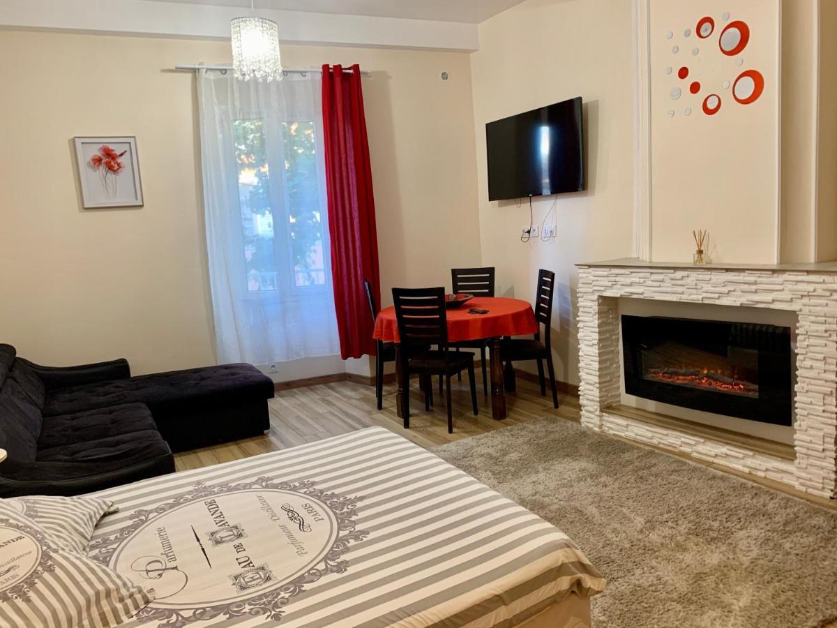 Splendide Studio Au Coeur Historique De Frejus Apartamento Exterior foto