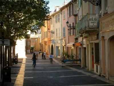 Splendide Studio Au Coeur Historique De Frejus Apartamento Exterior foto