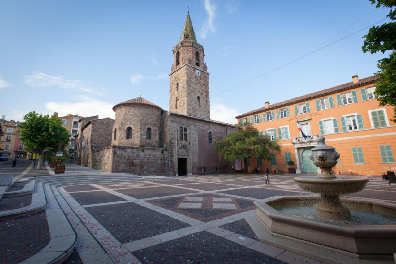 Splendide Studio Au Coeur Historique De Frejus Apartamento Exterior foto